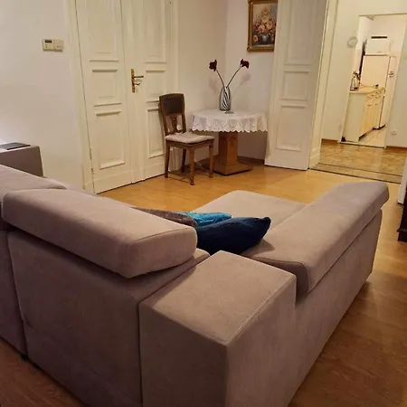 Apartamentkwiatowa 10 شقة بوزنان